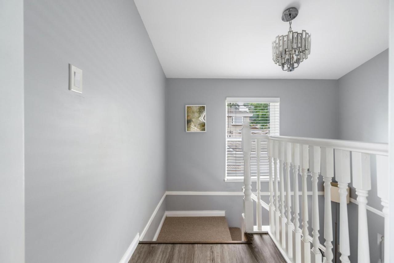 Stylish Dual Bedroom Suite In Van West Vancouver Buitenkant foto