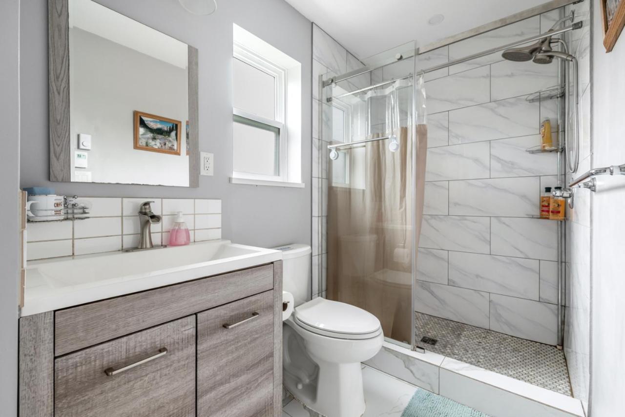 Stylish Dual Bedroom Suite In Van West Vancouver Buitenkant foto